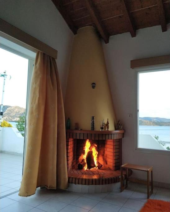Penthouse Studio Next To The Sea Salamís Exterior foto