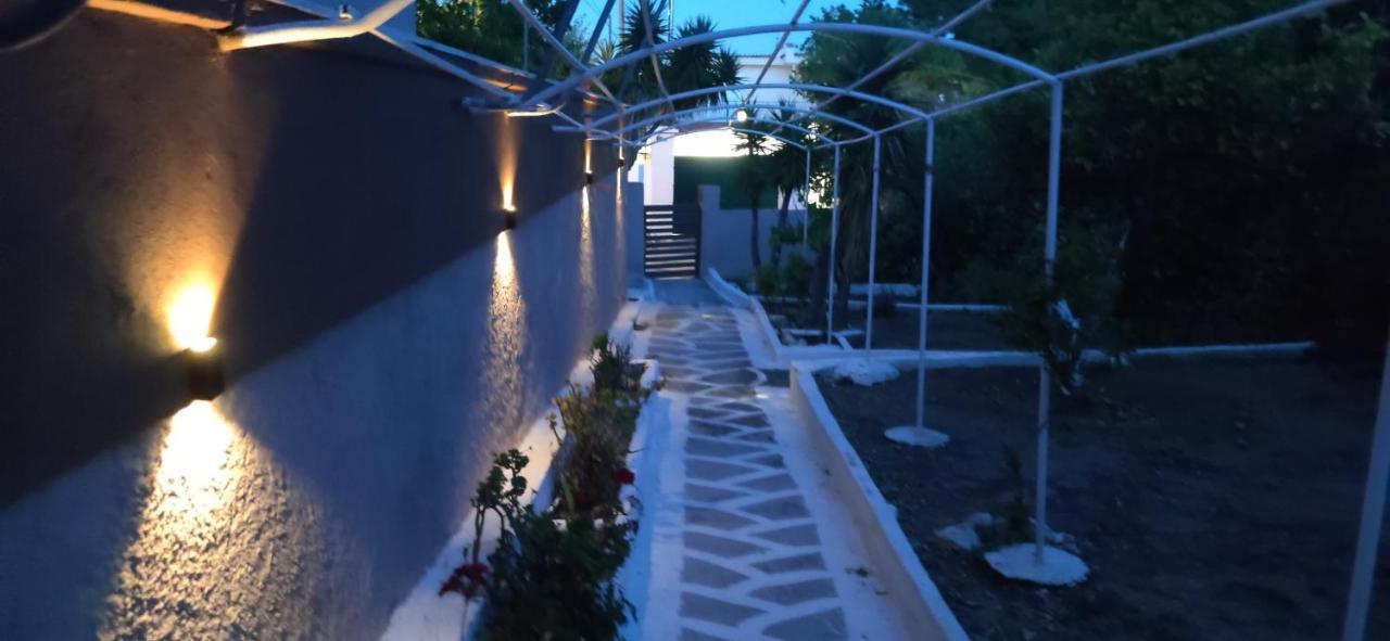 Penthouse Studio Next To The Sea Salamís Exterior foto